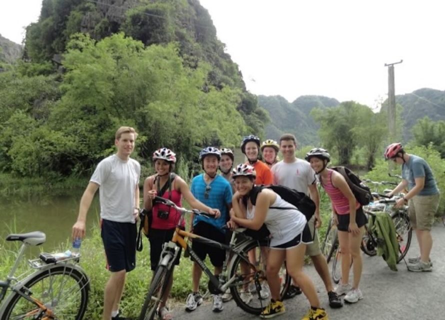 From Hanoi: Hoa Lu, Hang Mua Hike, Tam Coc Boat, and Lunch - What to pack (and how to handle the big climbs) for a smooth day
