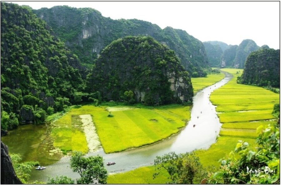 From Hanoi: Hoa Lu & Tam Coc with Buffet lunch & Cycling - Hang Mua (optional): 500 steps to a big payoff