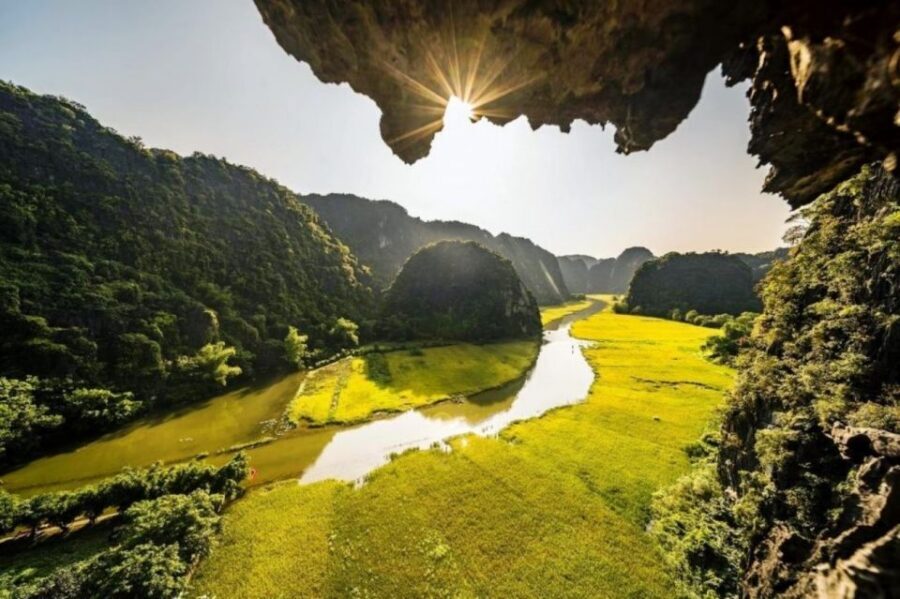From Hanoi: Mua Cave - Tam Coc Full Day Tour - Lunch in Ninh Binh: simple, timed, and useful
