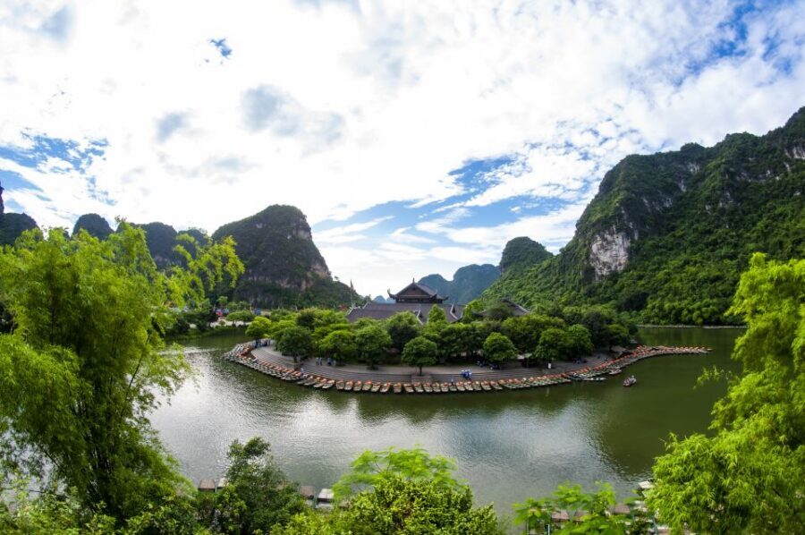 From Hanoi: Mua Cave - Tam Coc Full Day Tour - Tam Coc by sampan: the three-cave boat ride you plan the day for