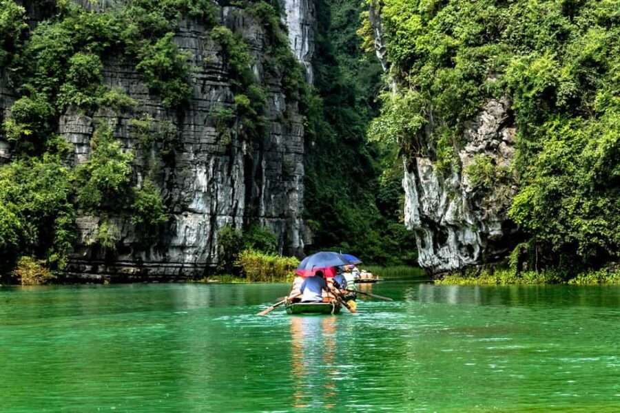 From Hanoi: Ninh Binh Bai Dinh & Trang An & Mua Caves - Leaving Hanoi for Ninh Binh: The Day Starts With a Scene Shift