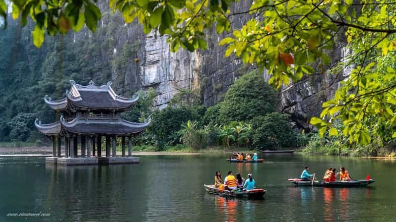 From Hanoi: Ninh Binh & Bai Dinh & Trang An & Mua Caves Tour - Lunch in the middle: refuel so you can enjoy the caves and stairs