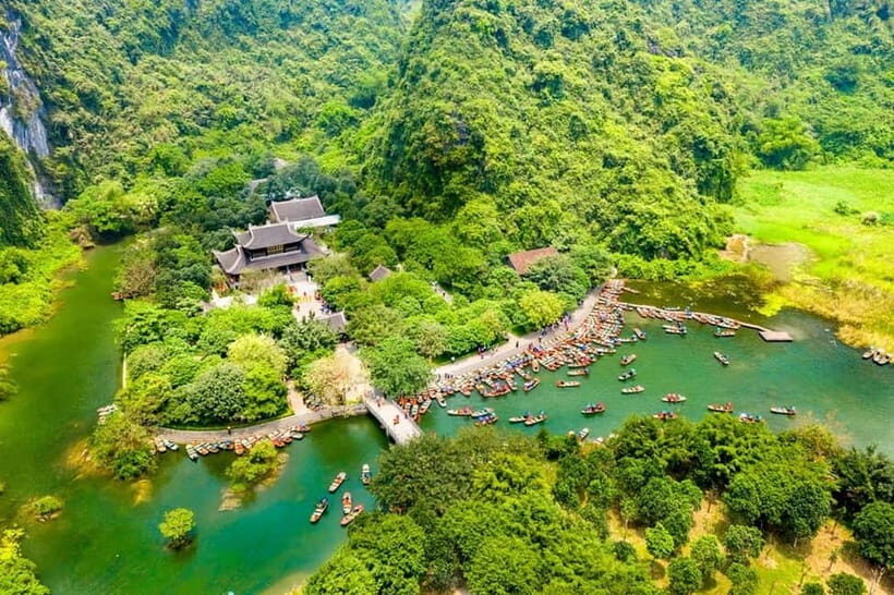 From Hanoi: Ninh Binh Boat Ride, Mua Cave Hike, Temple Visit - Comfort, Group Size, and Your Guide: What You’ll Actually Notice