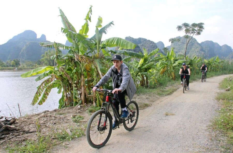 From Hanoi: Ninh Binh, Hoa Lu, Tam Coc and Mua cave - What to pack, what to avoid, and what to tell the operator