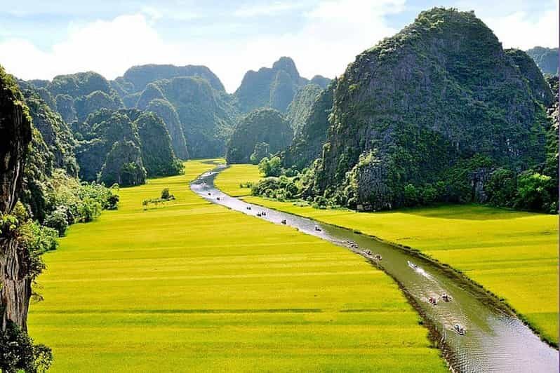 From Hanoi: Ninh Binh, Hoa Lu, Tam Coc and Mua cave - From Hanoi to Ninh Binh: the drive you can actually handle