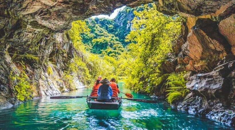 From Hanoi: Ninh Binh, Hoa Lu, Trang An and Mua Cave Trip - Morning Start: Hanoi pickup, limousine ride, and your first taste of Ninh Binh