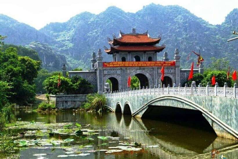 From Hanoi: Quang Phu Cau Incense Village & Ninh Binh Tour - Quang Phu Cau incense village: crafts, colors, and what you’ll actually watch