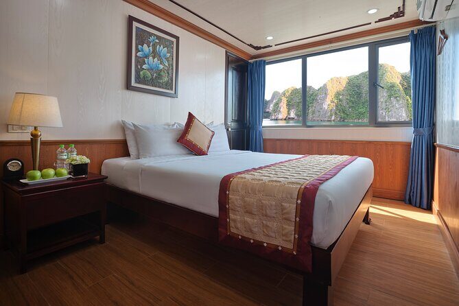 From Hanoi : Sapa Moutain Trek - Halong bay Heritage - Halong Bay cruise from Tuan Chau: caves, brunch timing, and the Surprise Cave stop