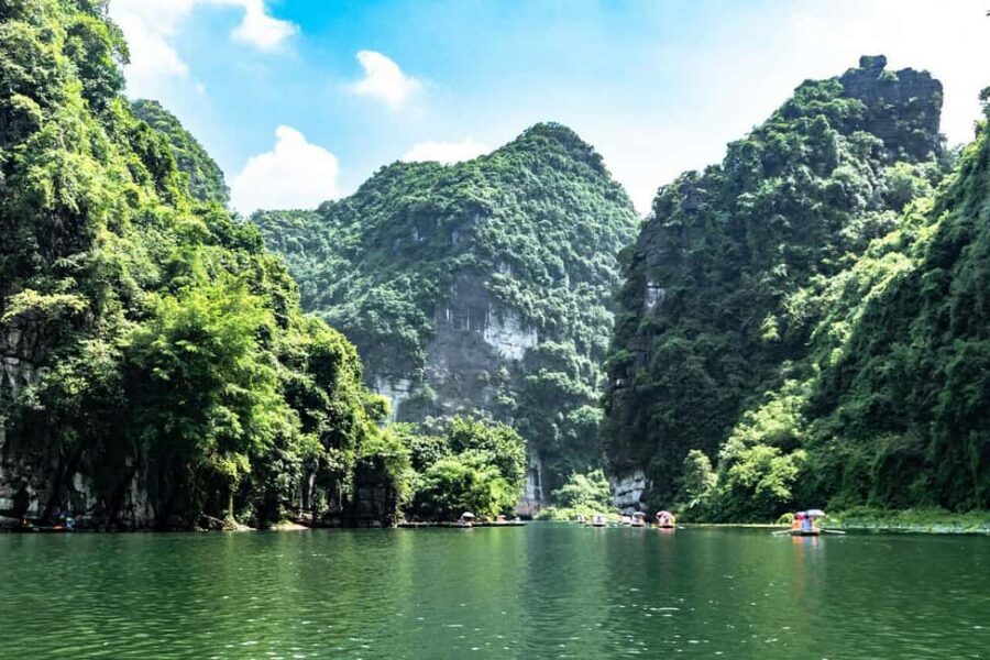 From Hanoi: Visit Hoa Lu & Trang An or Tam Coc & Mua Caves - Tam Coc or Trang An: choosing your boat ride style