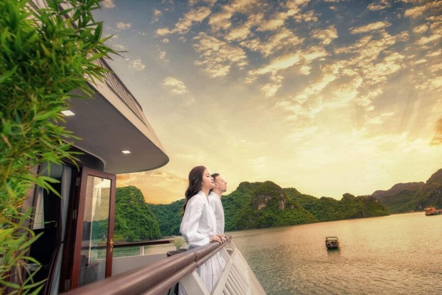 From Ninh Binh: Ha Long - Lan Ha Bay 2D1N on 5-star Cruise - Entering the cruise: cabin comfort and how the day runs