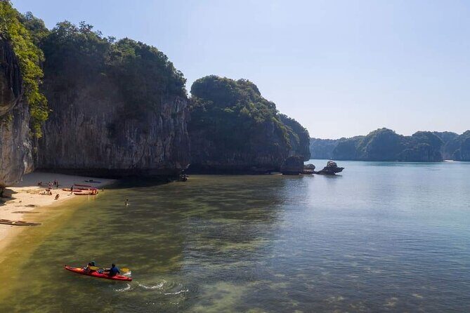 From Ninh Binh: Halong Bay 2 Days on Cruise, Biking & Kayaking - Your cabin life on board: A/C comfort and small touches