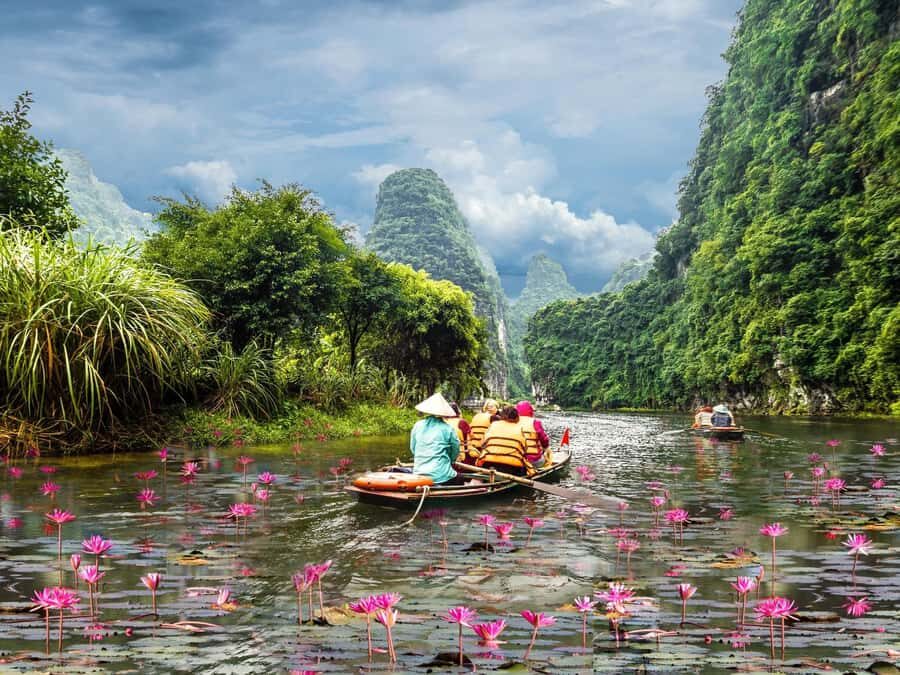 From Ninh Binh : Hoa Lu, Bich Dong, Trang An, Mua Cave Tour - The full-day route: Bich Dong to Hoa Lu to Trang An to Mua Cave