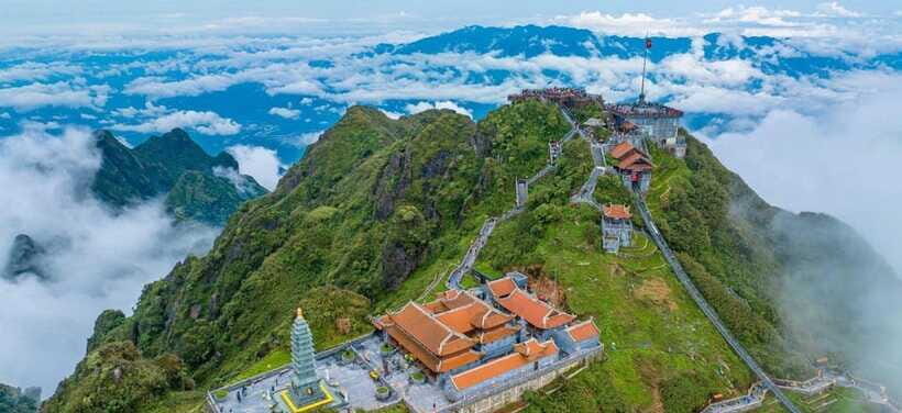From Sapa: Full-Day Fansipan Peak Trekking Tour - Descent and return to Sapa: retracing steps and saving energy