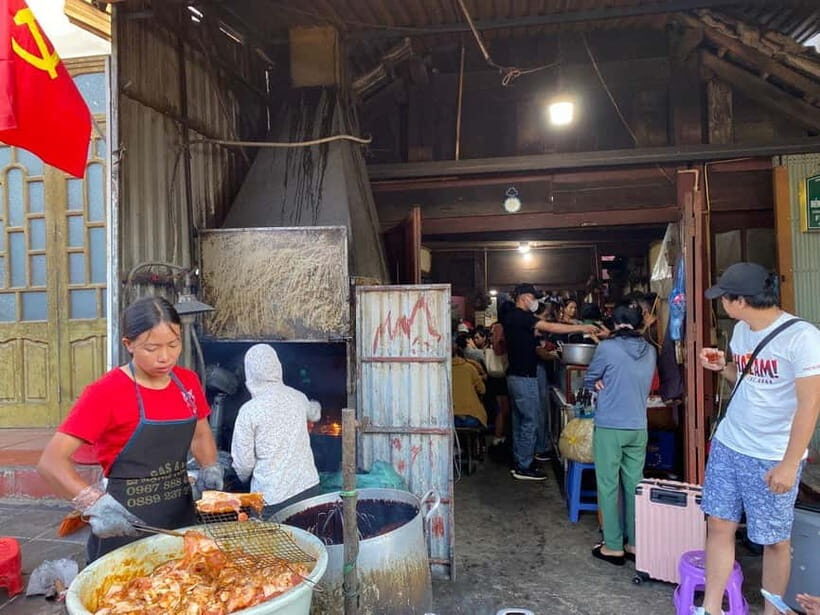 From Sapa: Walking Food Tour with Local Guide - Evening Slot at the Night Market: Grilled Rice Paper, Eggs, and Beef Noodles