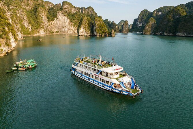 Full-day Activity Ha Long Bay of Vietnam from Ninh Binh - Sung Sot Cave: the big one, the first major payoff