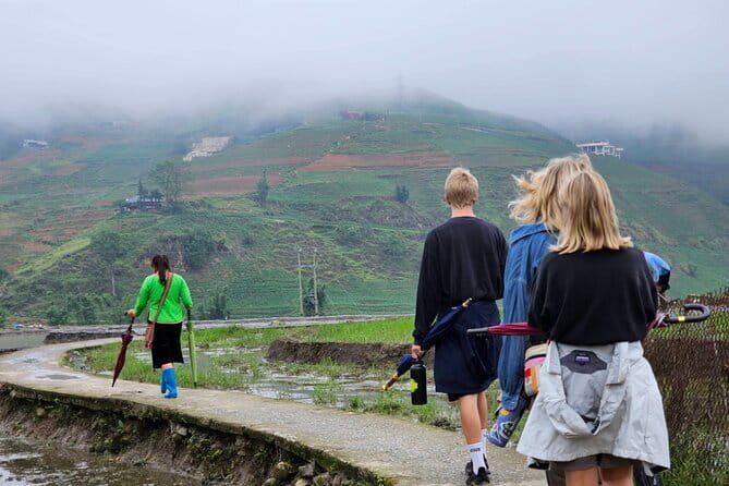 Full Day Cultural Tour in Sapa Terraces - Stop 2: Y Linh Ho and the terrace-and-mountain feel