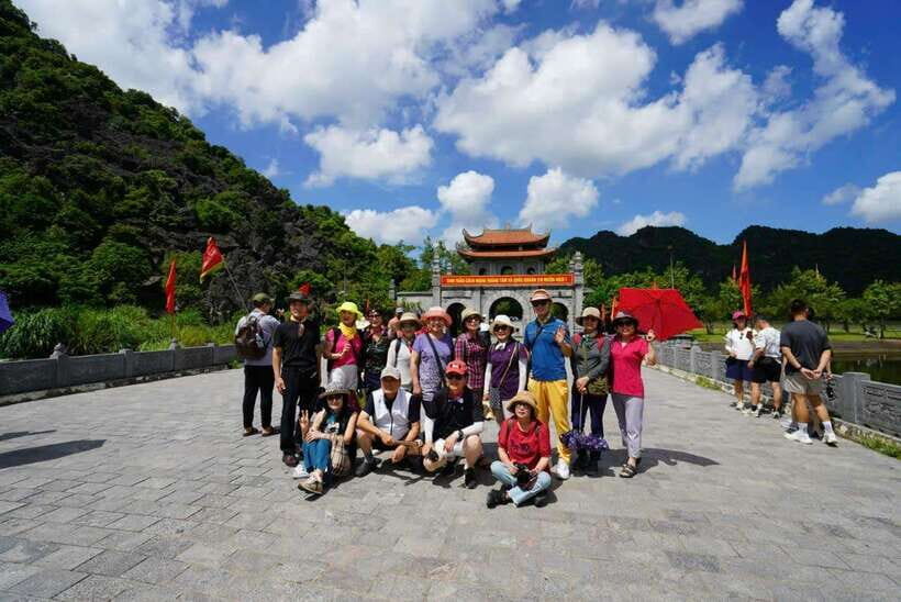 Full Day Hoa Lu - Tam Coc - Mua Cave/Buffet/Tour Guide/Bus - Lunch with a Vietnamese Buffet: Meat, Fried Rice, and Vegetarian Options