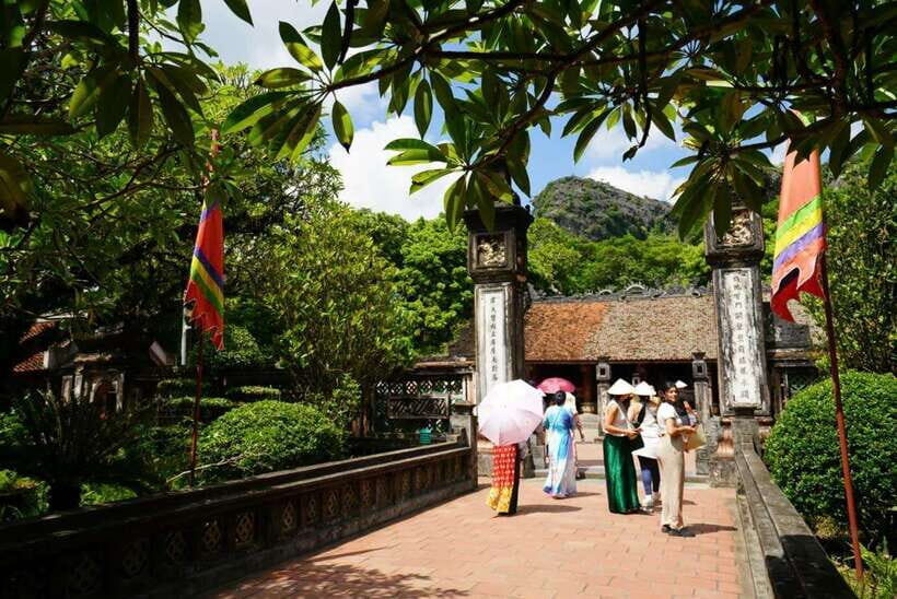 Full Day Hoa Lu - Tam Coc - Mua Cave/Buffet/Tour Guide/Bus - What to Pack (and What to Skip) for a Smoother Day