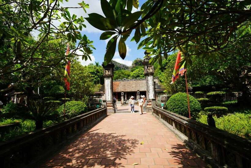 Full Day Hoa Lu - Tam Coc - Mua Cave/Buffet/Tour Guide/Bus - Should You Book the Hoa Lu–Tam Coc–Mua Cave Day Trip?