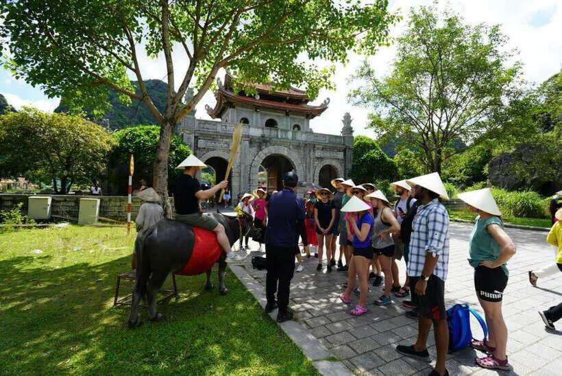 Full Day Hoa Lu - Tam Coc - Mua Cave/Buffet/Tour Guide/Bus - Hoa Lu: Vietnam’s 10th-Century Royal Capital in Temple Complex Form