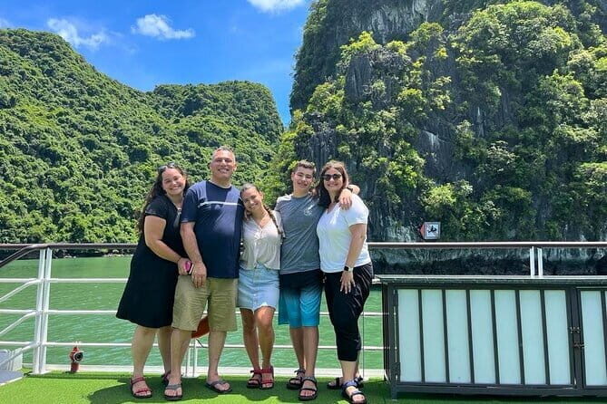 Full Day Private Tour in Halong with Lunch - Tuan Chau Marina and the Welcome Drink: Getting on the Boat on Time