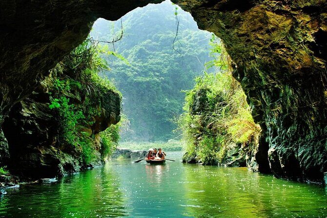 Full Day Private Tour in Ninh Binh(Trang An-Bich Dong-Mua Cave) - Hanoi Pickup at 7:00am and the Road to Ninh Binh