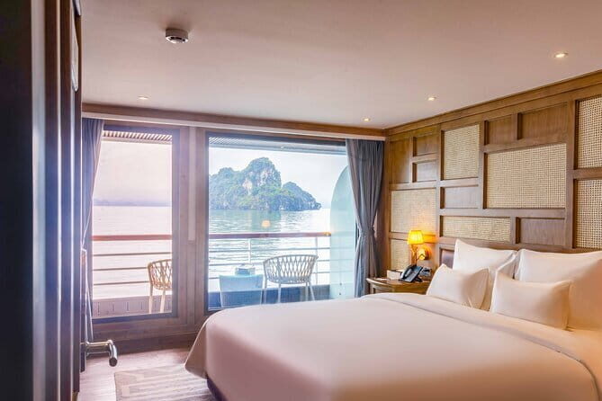 Full day Tour Explore Halong Bay - Bai Chay check-in and the handoff to the cruise