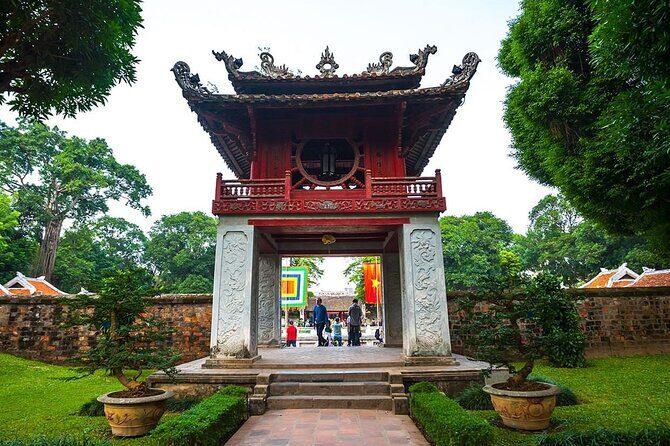 Full Day Tour in Hanoi City - Stop 3: Bat Trang Ceramics Village, watching craft life in motion