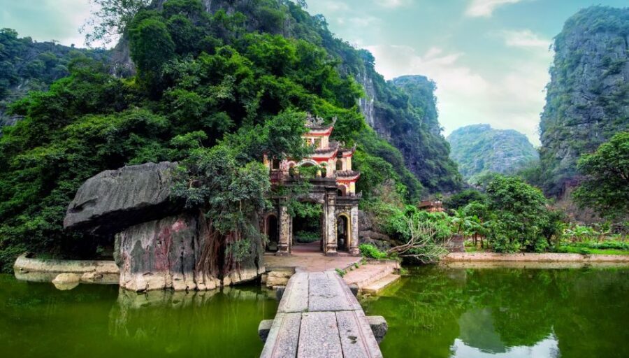 Full Day Trang An, Bich Dong Pagoda, Biking & Family Visit - Why this Ninh Binh day trip feels more like three stories than one drive