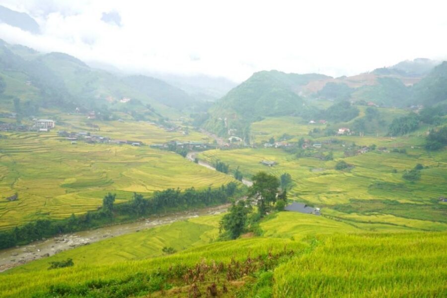 Full Day Trekking Lao Chai-Ta Van and Cat Cat Village - Lunch in Sapa: good fuel, with a small trade-off