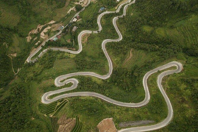 Ha Giang Loop 4 nights 3 days - Lung Cu Flagpole and Lo Lo Village Walks: Reaching the Northern Edge