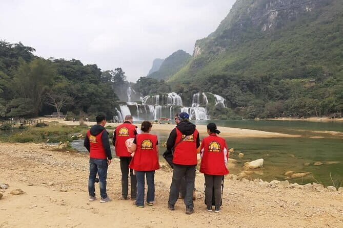 Ha Giang Loop - 6 Days Ride in Ban Gioc Waterfall and Ba Be Lake - Day 2: Ma Pi Leng Pass to Bao Lac (karst country and the black-river town vibe)
