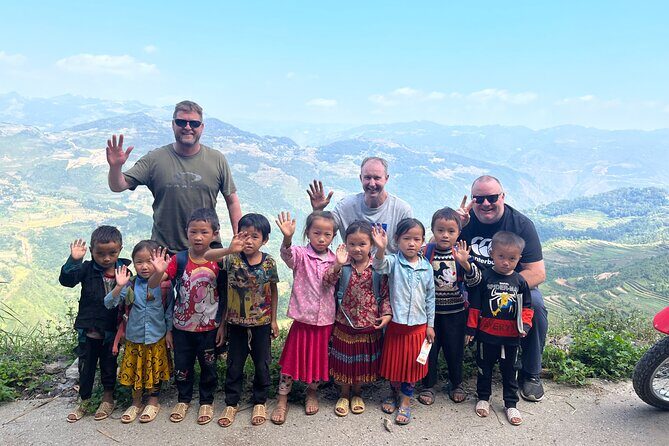 Ha Giang Tour Discover 3 Days 2 Nights - Day 3 around Du Gia and Lung Tam: market time, viewpoints, and hemp weaving