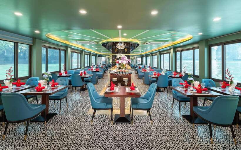 Ha Long & Bai Tu Long bay cruise wt Kayakking & buffet lunch - A 5-hour Halong Bay plan that feels efficient (and not rushed)