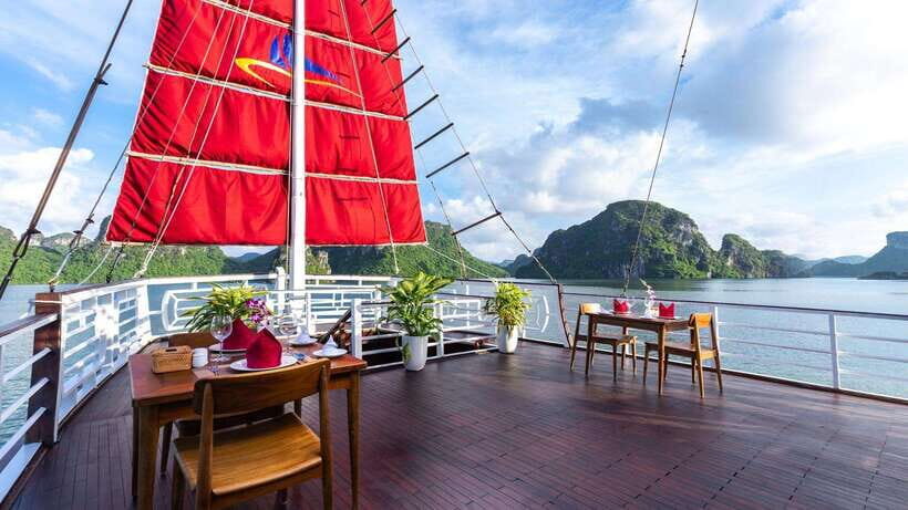 Ha Long Bay - Bai Tu Long Bay Luxury Boat Tour & Transfer - Hanoi Old Quarter to the Cruise Port: the day starts before sunrise