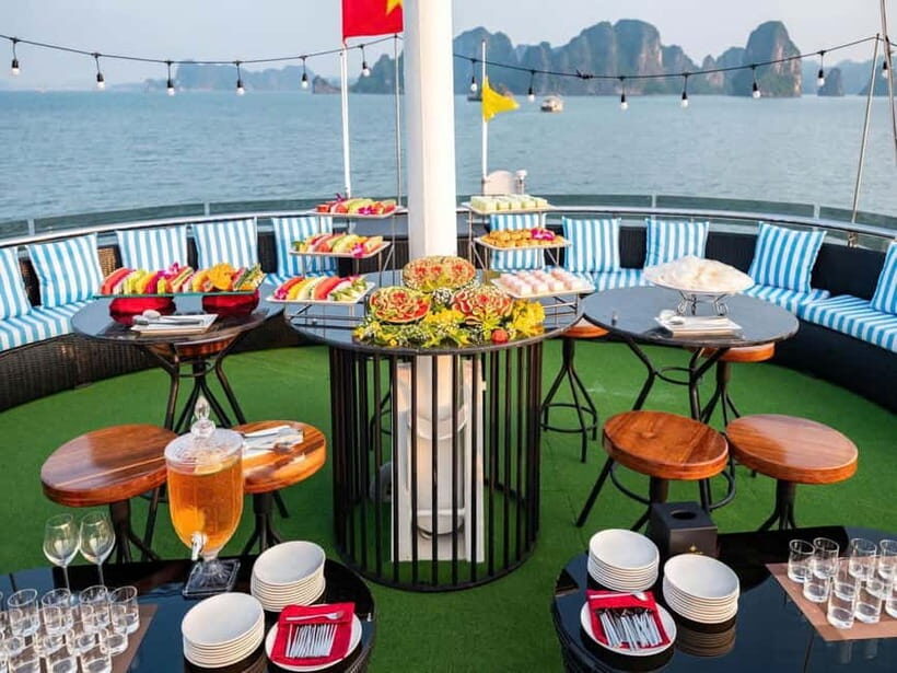Ha Long Bay Cruise w/ Jacuzzi, Kayak & Limo from Hanoi - Should you book it?
