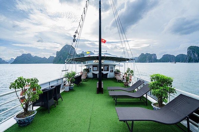 Ha Long bay Luxury cruise Day Trip - Sung Sot Cave: the Surprising Cave payoff (and how not to rush it)