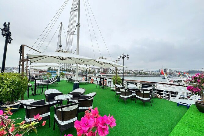 Ha Long Bay Luxury Day Cruise with Buffet Lunch, Caves & Kayaking - Hang Luon Cave: choosing kayaking, bamboo boat, or a relaxed ride