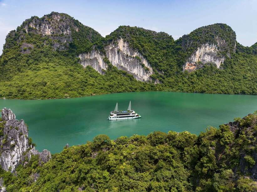 Ha Long Bay Luxury Full Day Cruise| Buffet & All Included - Key things that make this cruise worth your time