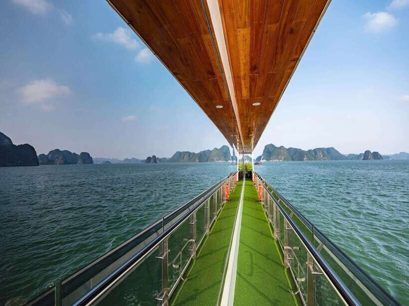 Ha Long Bay Luxury Full Day Cruise| Buffet & All Included - What it’s like with the guide (and what to ask)