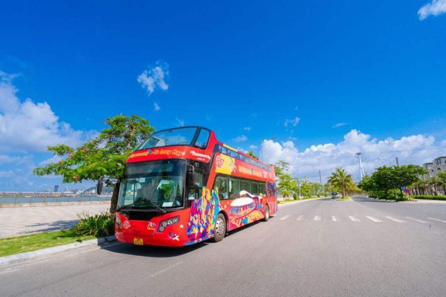 Ha Long: City Sightseeing Hop-On Hop-Off Bus Tour - Ha Long Market and cha muc: snack strategy that’s worth it