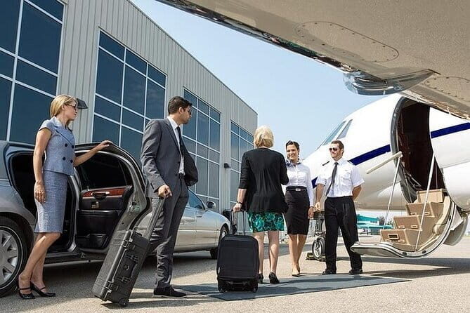 Ha Noi airport Arrival or Departure By Private car transfers - The one-stop plan: a calm ride into Hanoi