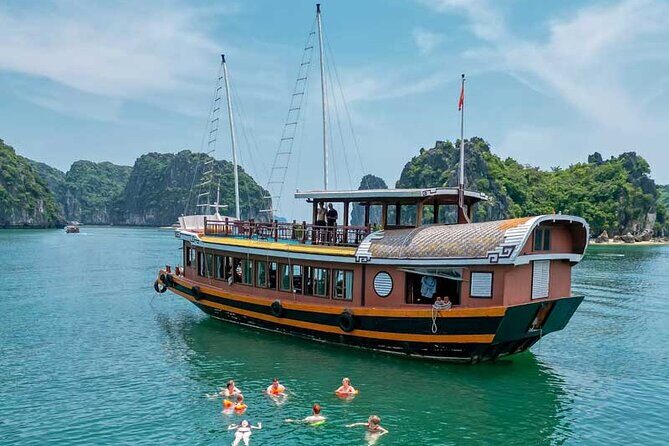 Ha Noi - Cat ba island - Lan Ha Bay - Kayaking 1 Day - Crossing to Cat Ba and checking the cruise plan