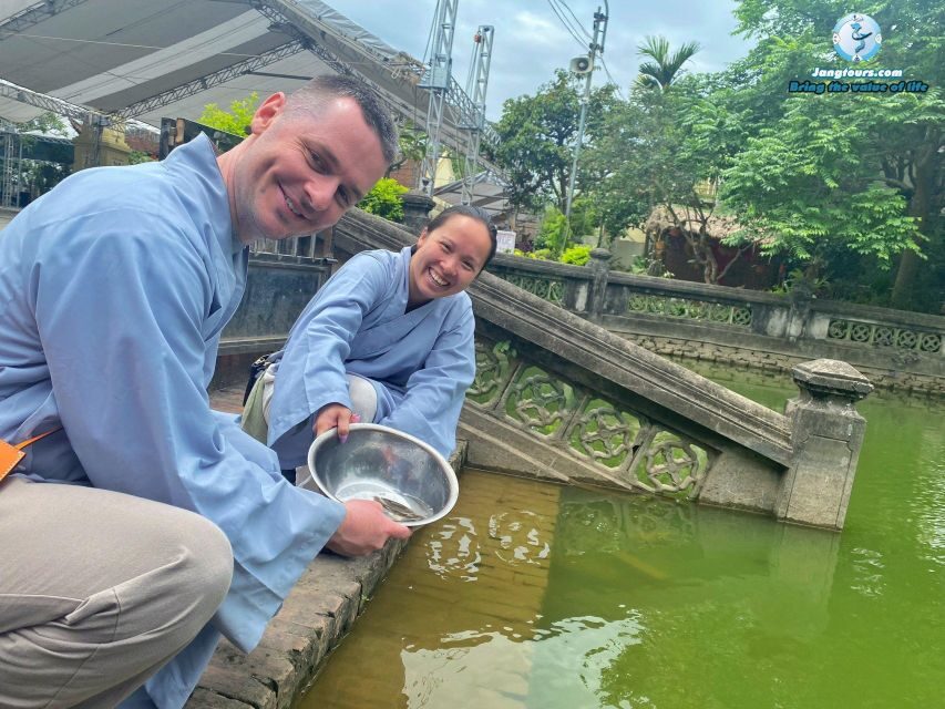 Ha Noi - Half-day Mindfulness meditation retreat - Entering the pagoda: etiquette that makes mindfulness easier