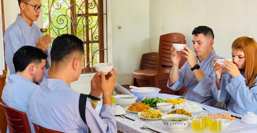 Ha Noi - Half-day Mindfulness meditation retreat - Mindful talking with the monk: karma explained through questions