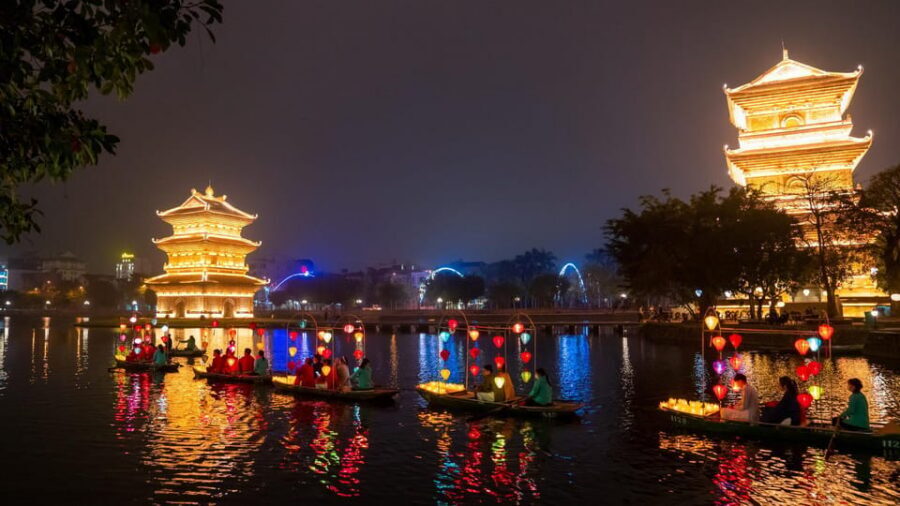 Ha Noi: HOA LU-TAM COC-MUA CAVE ,Buffet Lunch & Cycling - Buffet Lunch at Ninh Binh Excursion Restaurant: What You’re Really Paying For