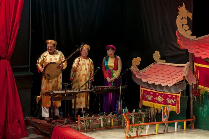 Ha Noi Night Tour And Water Puppet Show - Stop 2: West Lake dinner at Sen Tay Ho