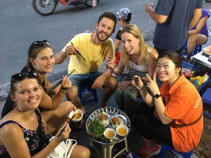 Ha Noi : Small Group Hanoi Street Food Tour - Family kitchens and long-running stalls where locals eat