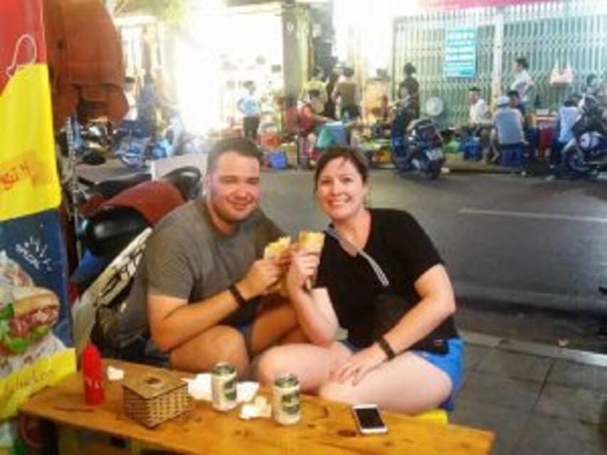 Ha Noi : Small Group Hanoi Street Food Tour - Why the guide chats like a friend (and how that helps after the tour)
