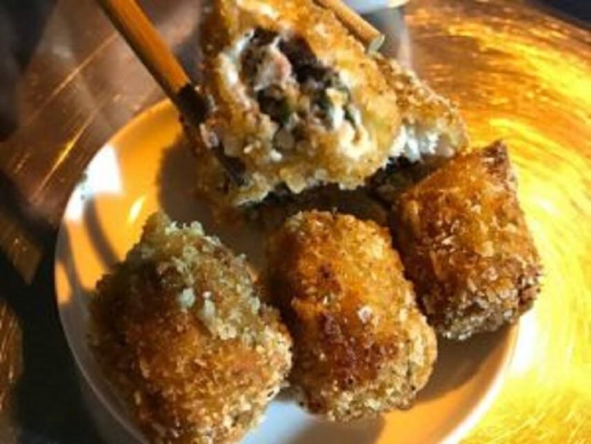 Ha Noi : Small Group Hanoi Street Food Tour - Old Quarter streets, traffic noise, and the photo stop rhythm